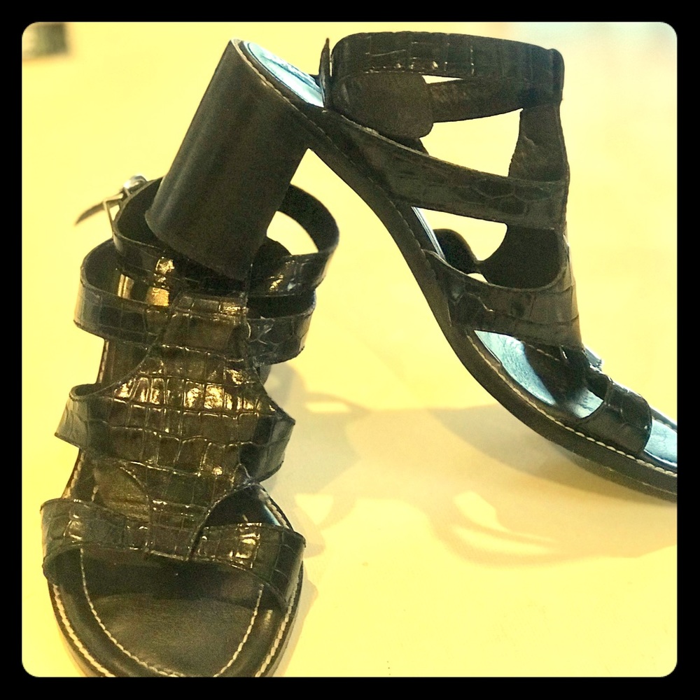 Women’s sandals